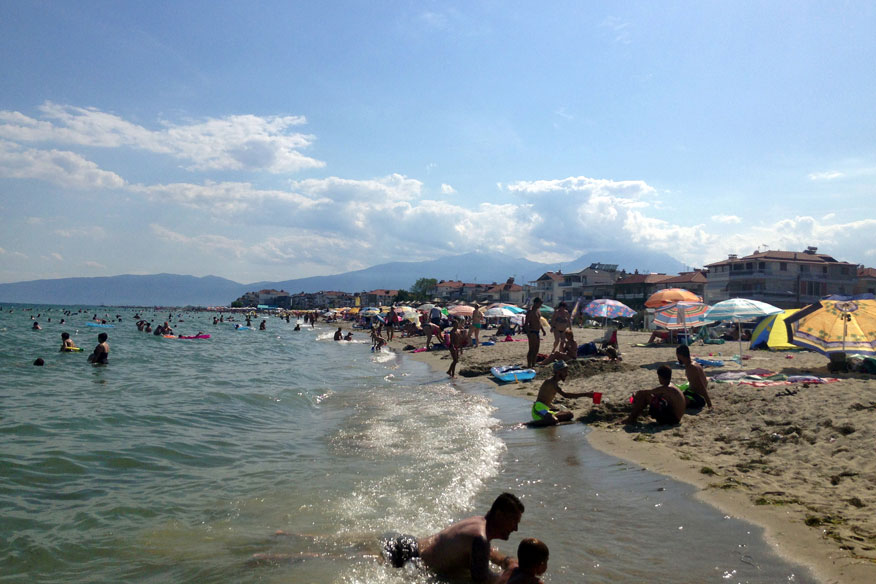 Der Strand von Katerini-Paralia und im Hintergrund der Olymp